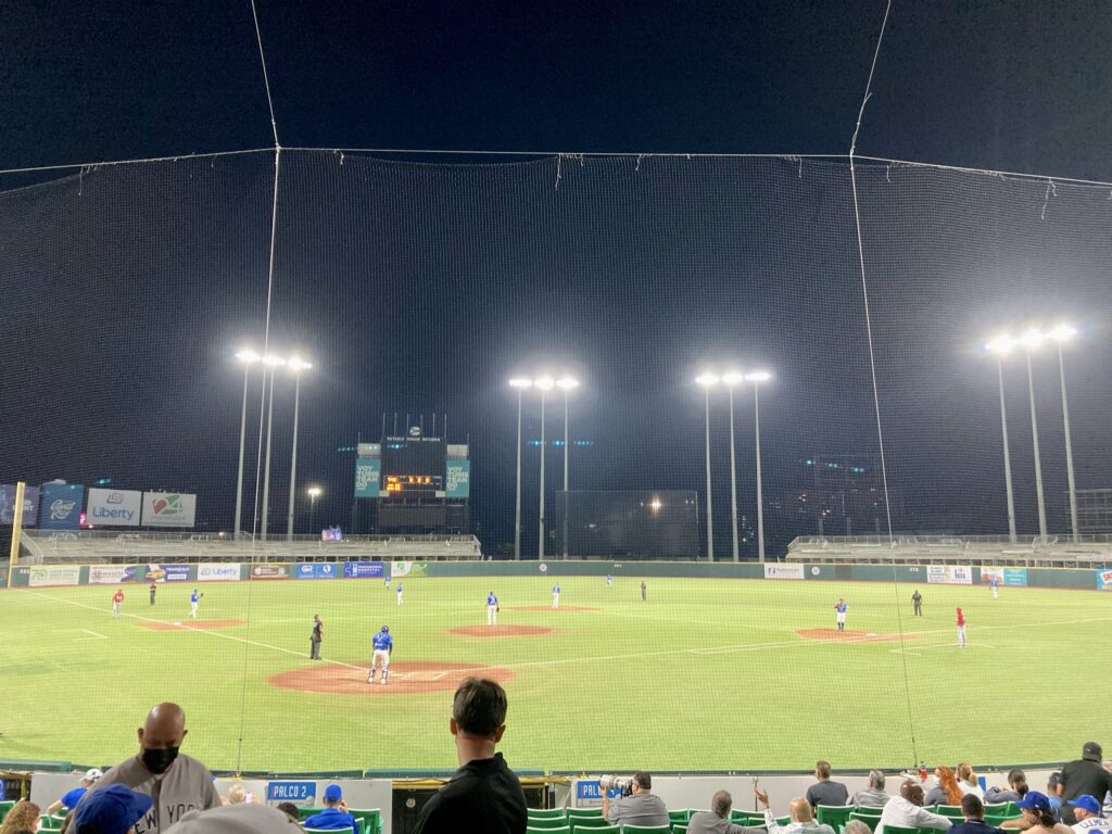 Santurce Cangrejeros take the field