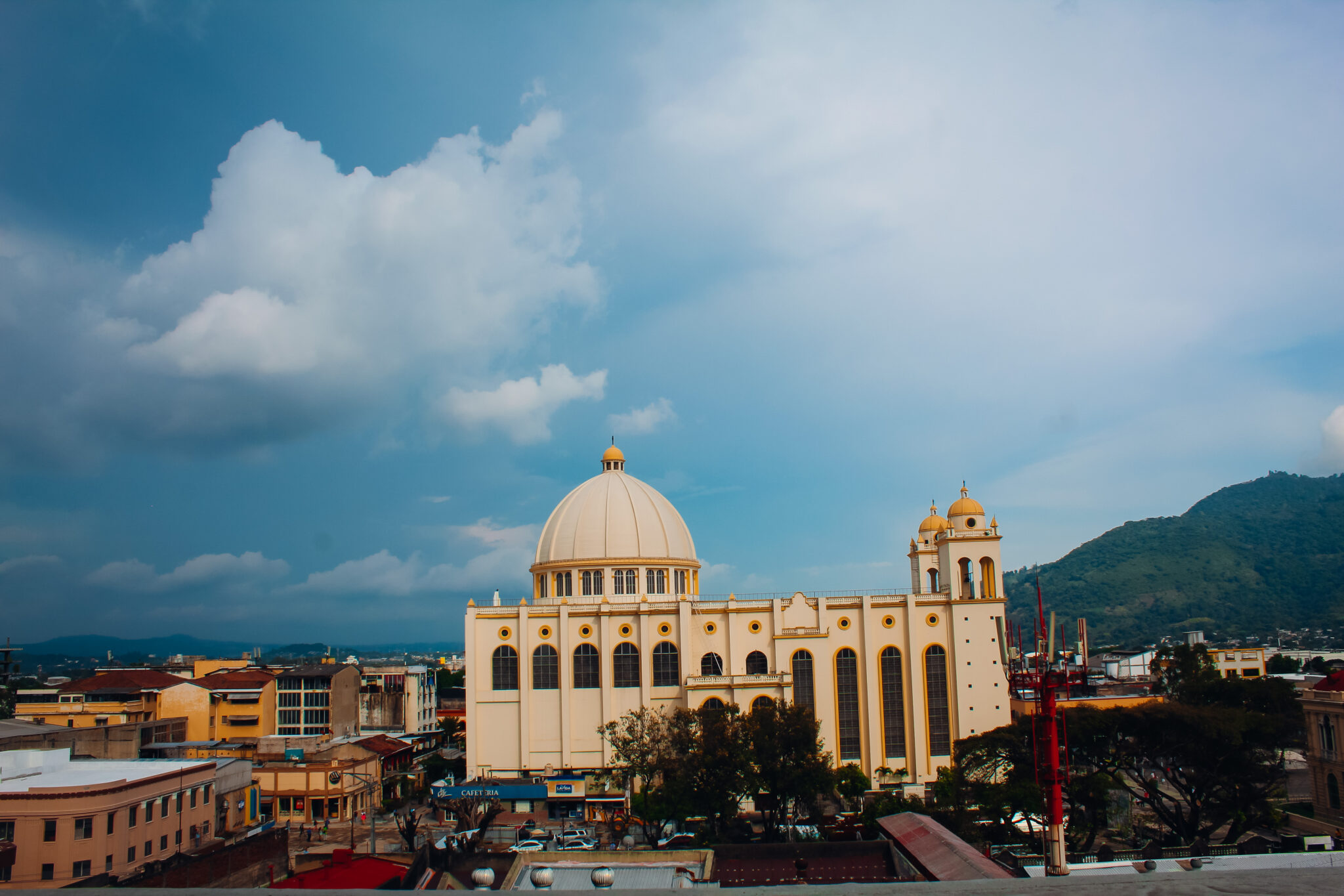 Experience El Salvador: 5 Things You HAVE to Do - Adventuring With Friends