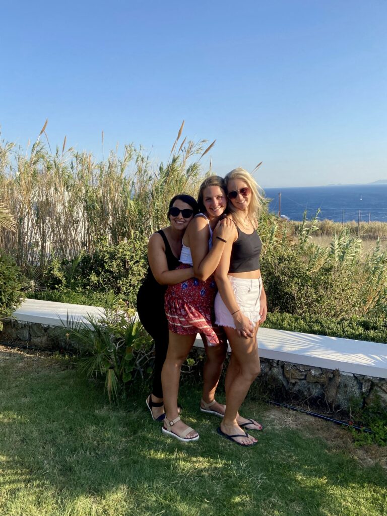 Girls pic at the Airbnb near Platis Gialos