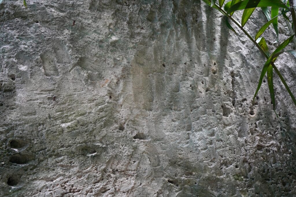 Chisel marks along the walls near the Queen's Staircase
